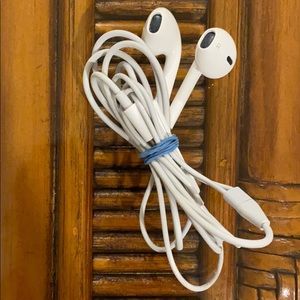 Apple Wired Ear Buds